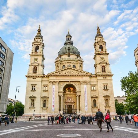 Apartment In The Middle Of Christmas Market Budapest Exterior photo